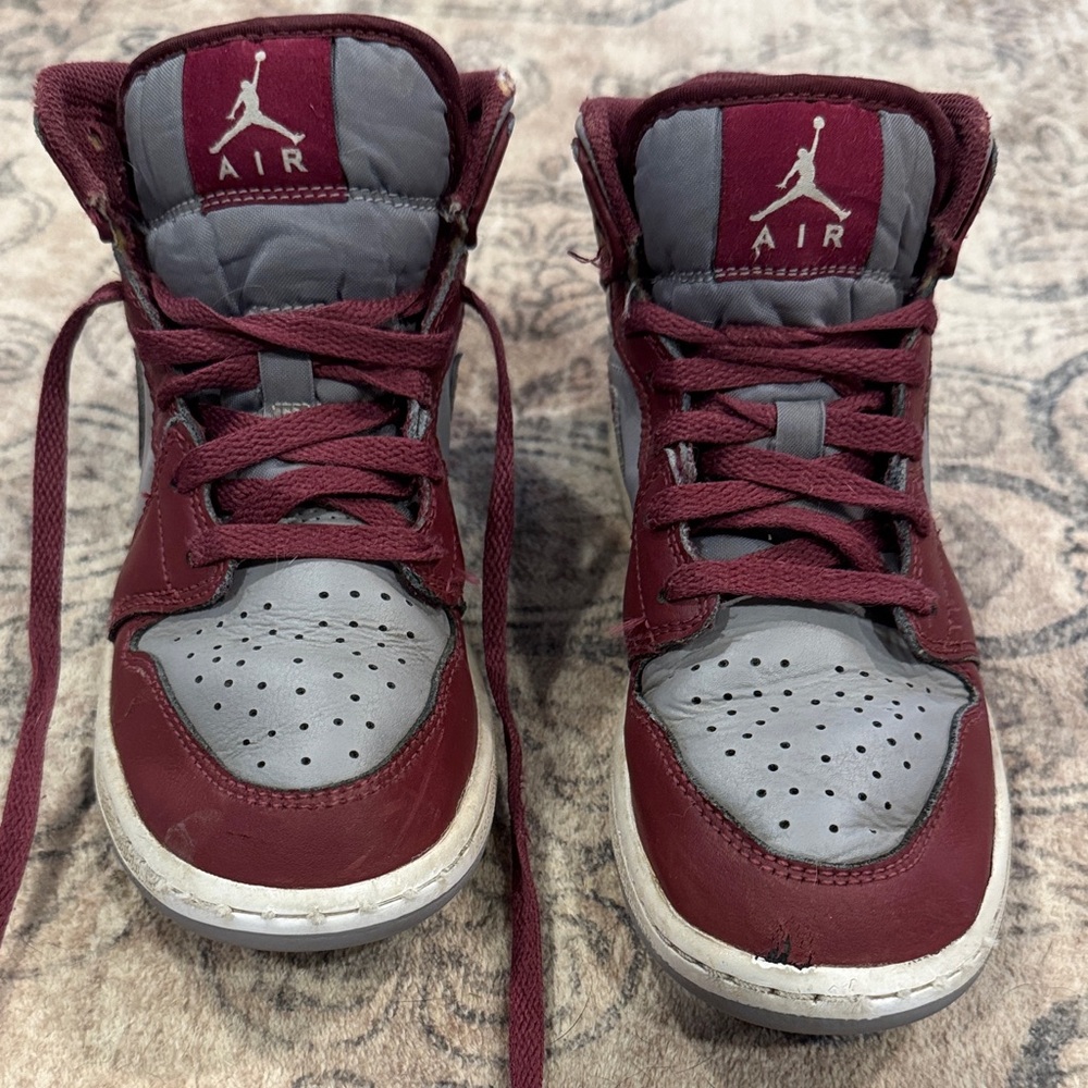 Nike Kids Sneakers - Burgundy and Gray